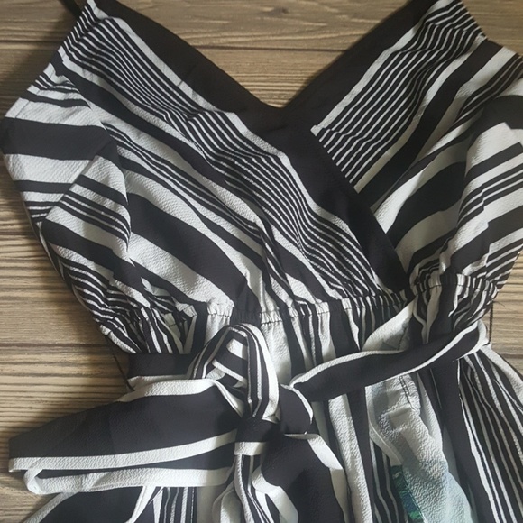 Flying Tomato Floral Maxi  Dress - Picture 4 of 5